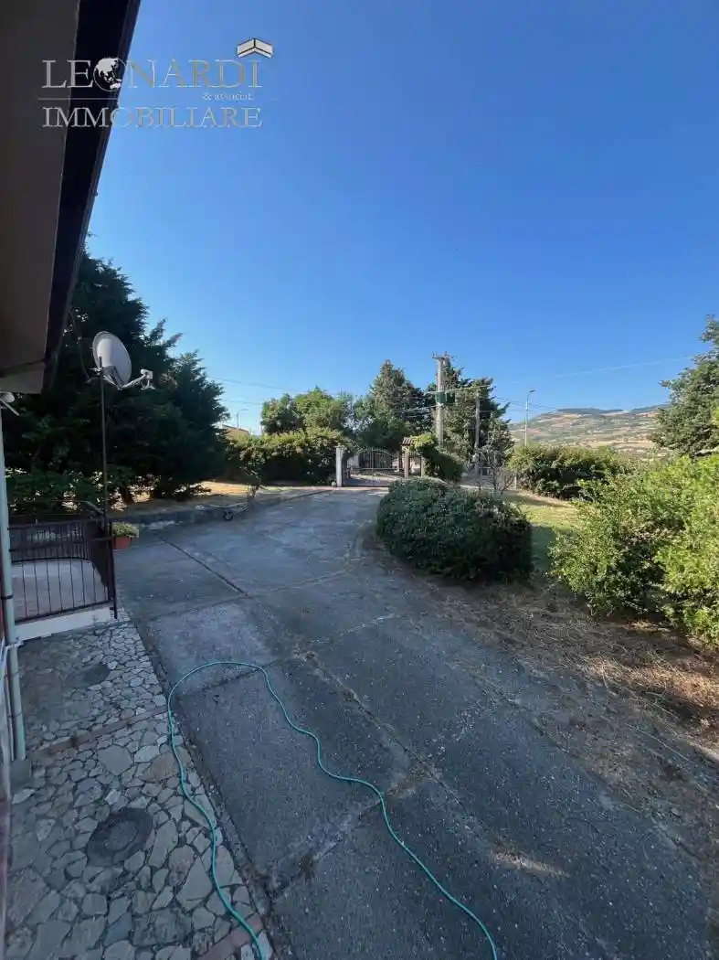 Villa unifamiliare, ottimo stato, 248 m², Avigliano - foto 5