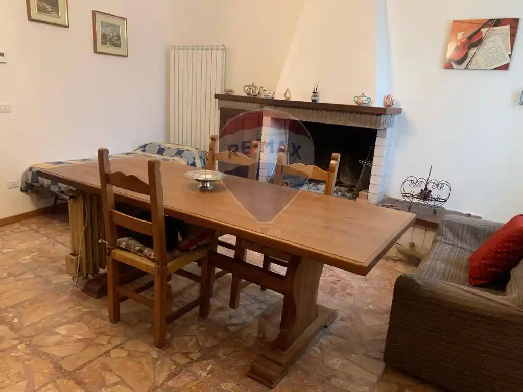 Casa indipendente in vendita a Sellano