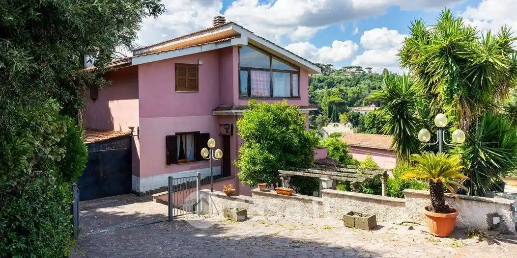 Villa in vendita a Marino