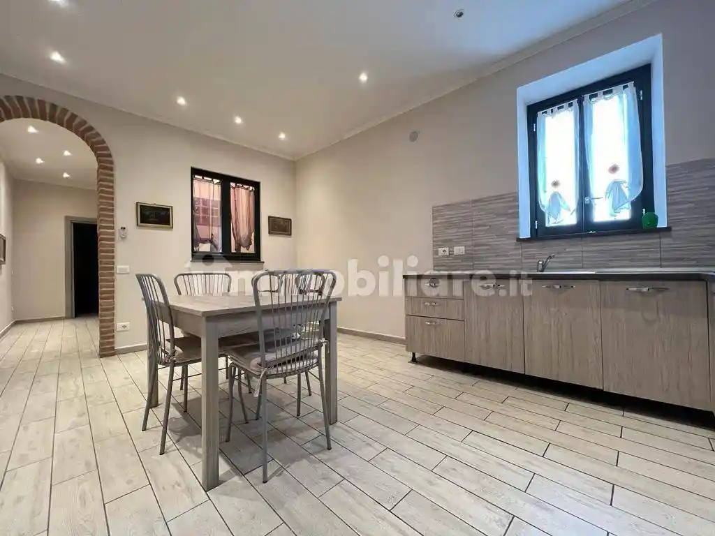 Appartamento in affitto a Canale