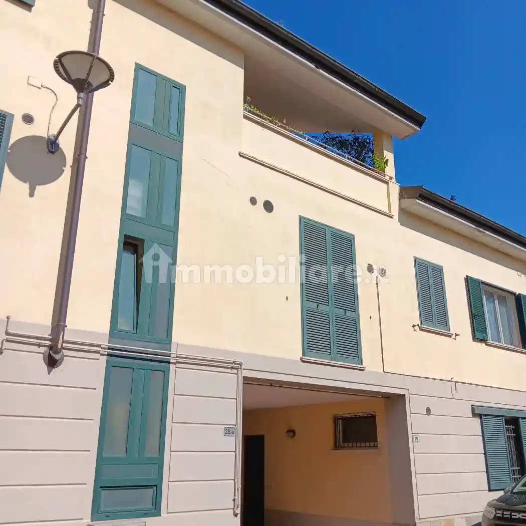 Palazzo - Edificio in affitto a Tortona