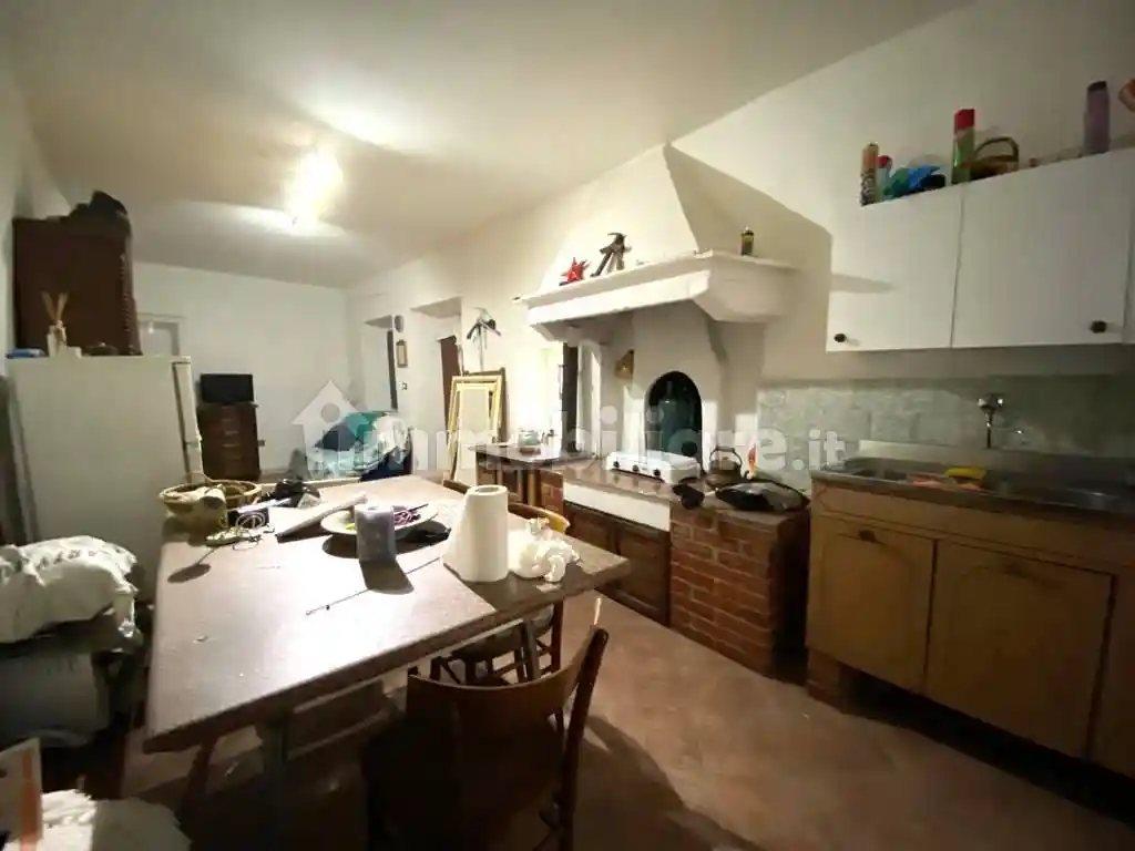 Casa indipendente in vendita a Massa e Cozzile