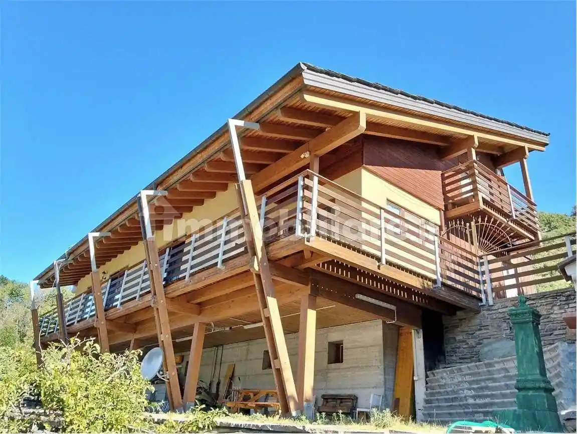 Villa in vendita a Nus