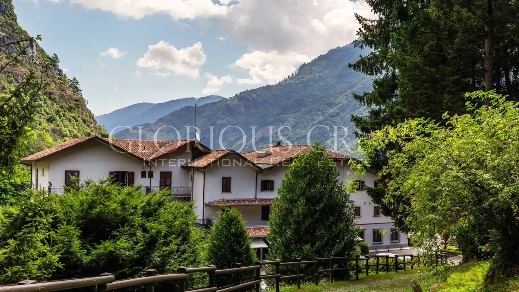 Palazzo - Edificio in vendita a Darfo Boario Terme