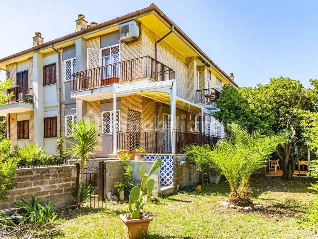 Villa in vendita a Santa Marinella