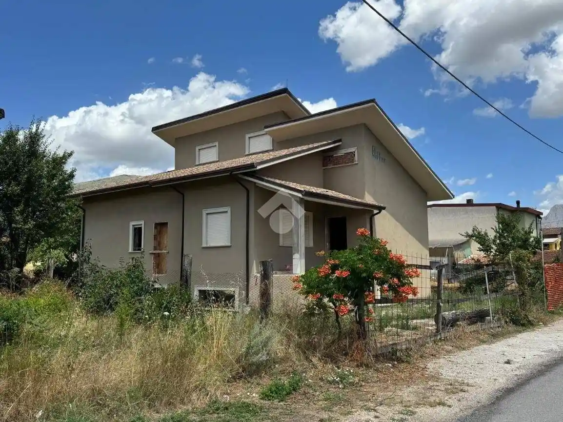 Villa unifamiliare via Sant'Andrea 482, Centro, Avezzano - foto 2