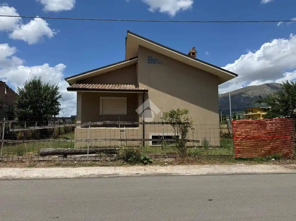 Villa unifamiliare via Sant'Andrea 482, Centro, Avezzano - foto 5