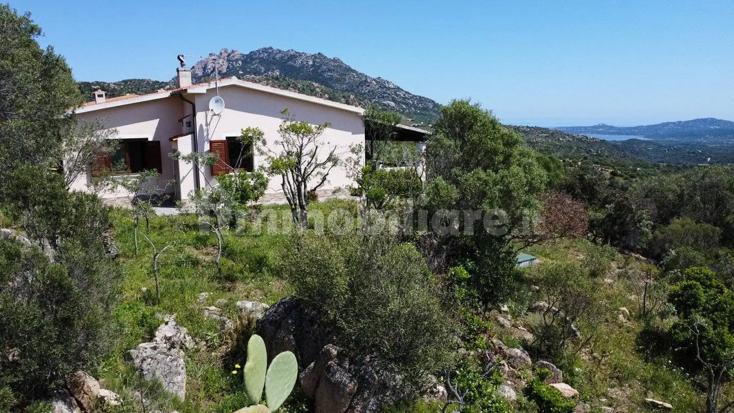 Villa in vendita a Olbia