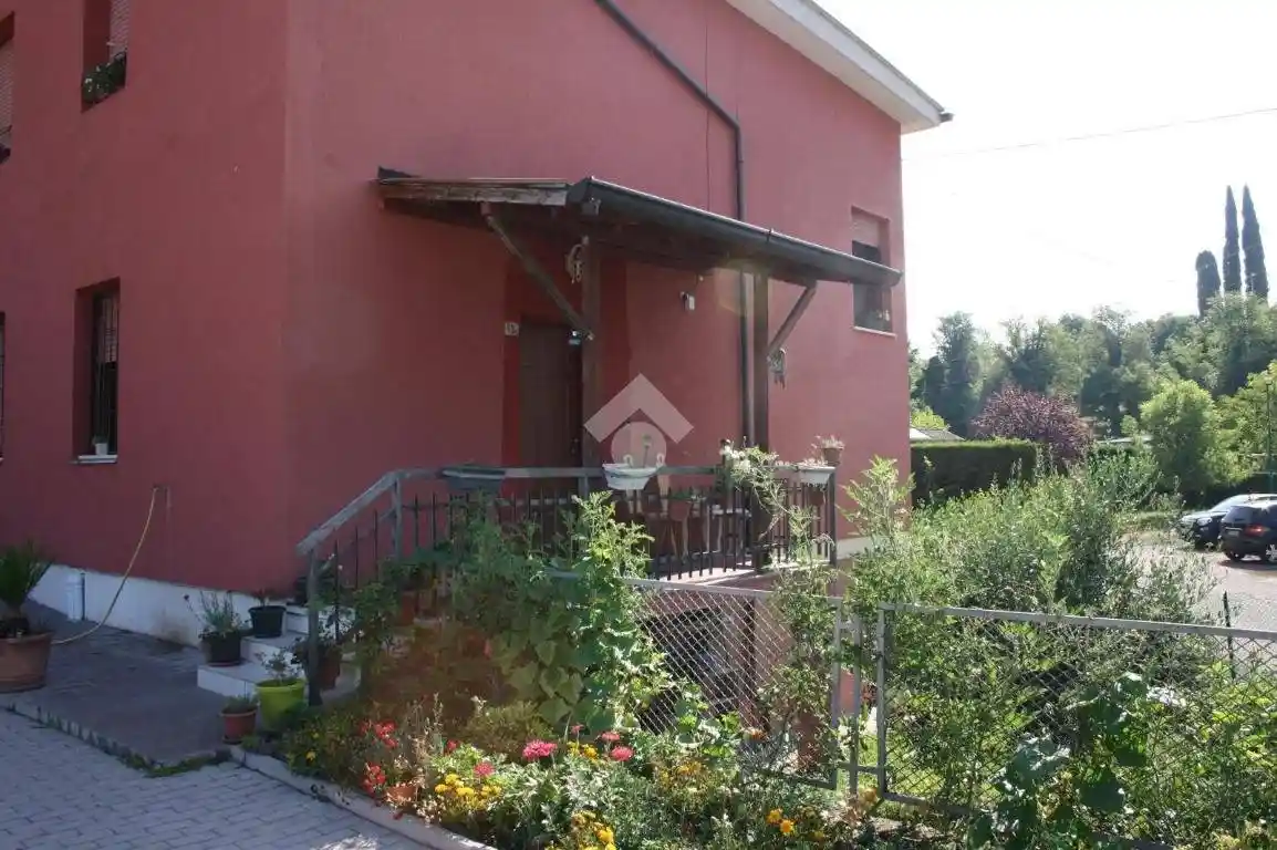 Casa indipendente in vendita a Peschiera del Garda