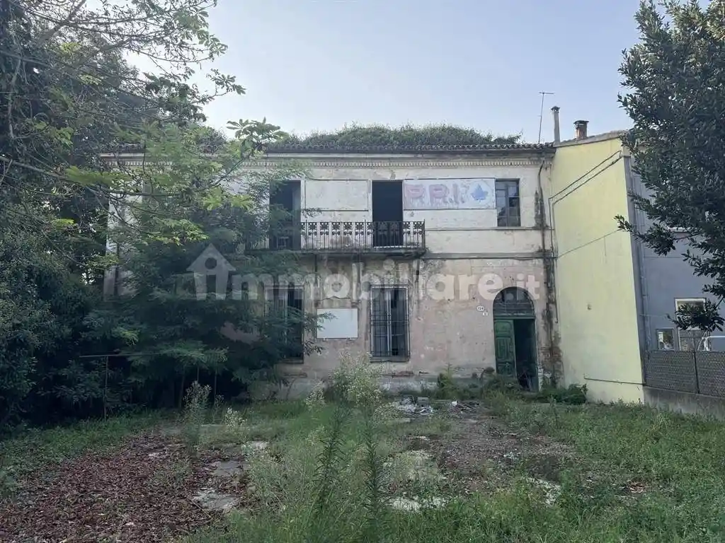 Casa indipendente in vendita a Ravenna