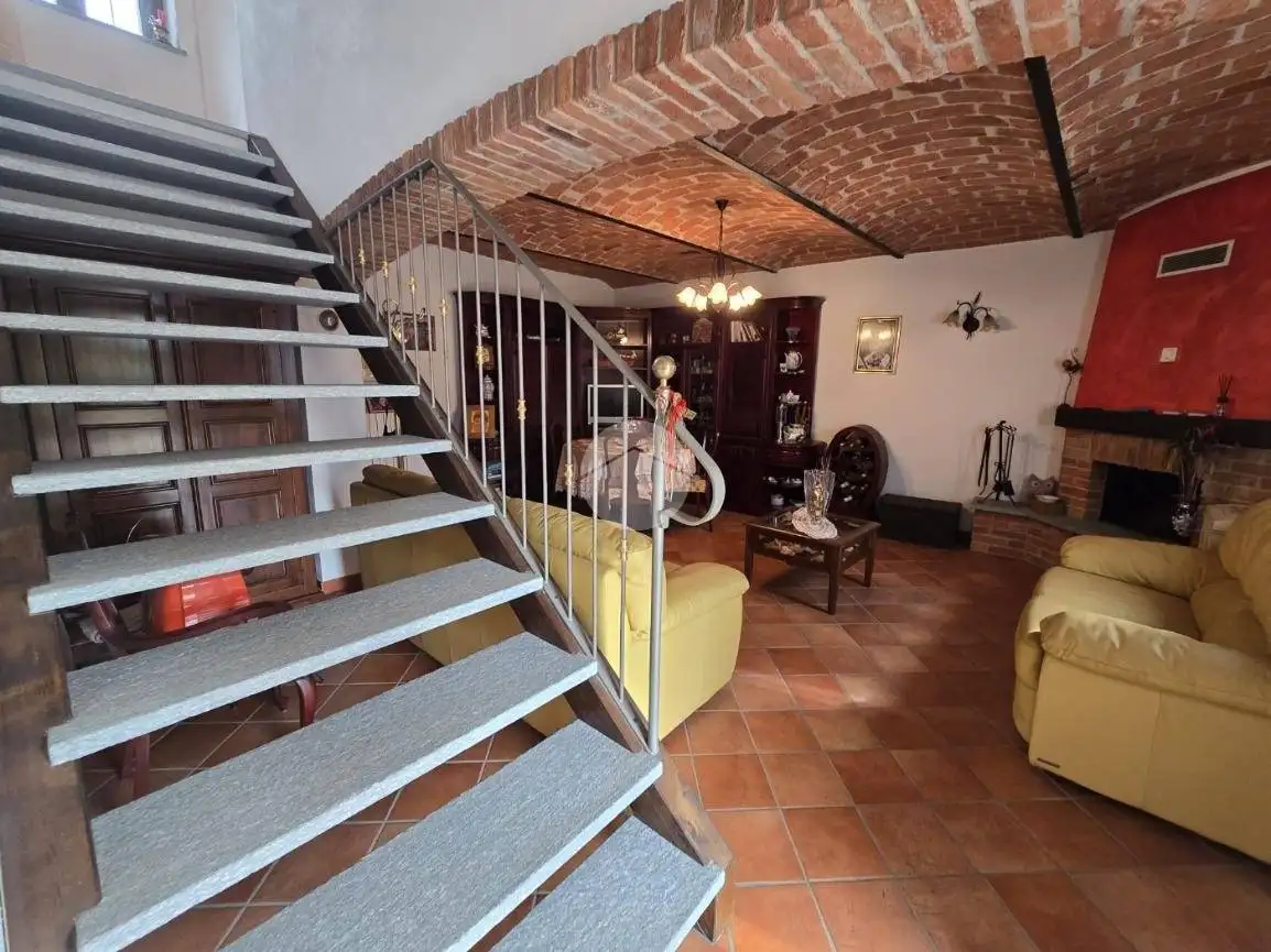 Casa indipendente in vendita a San Martino Alfieri