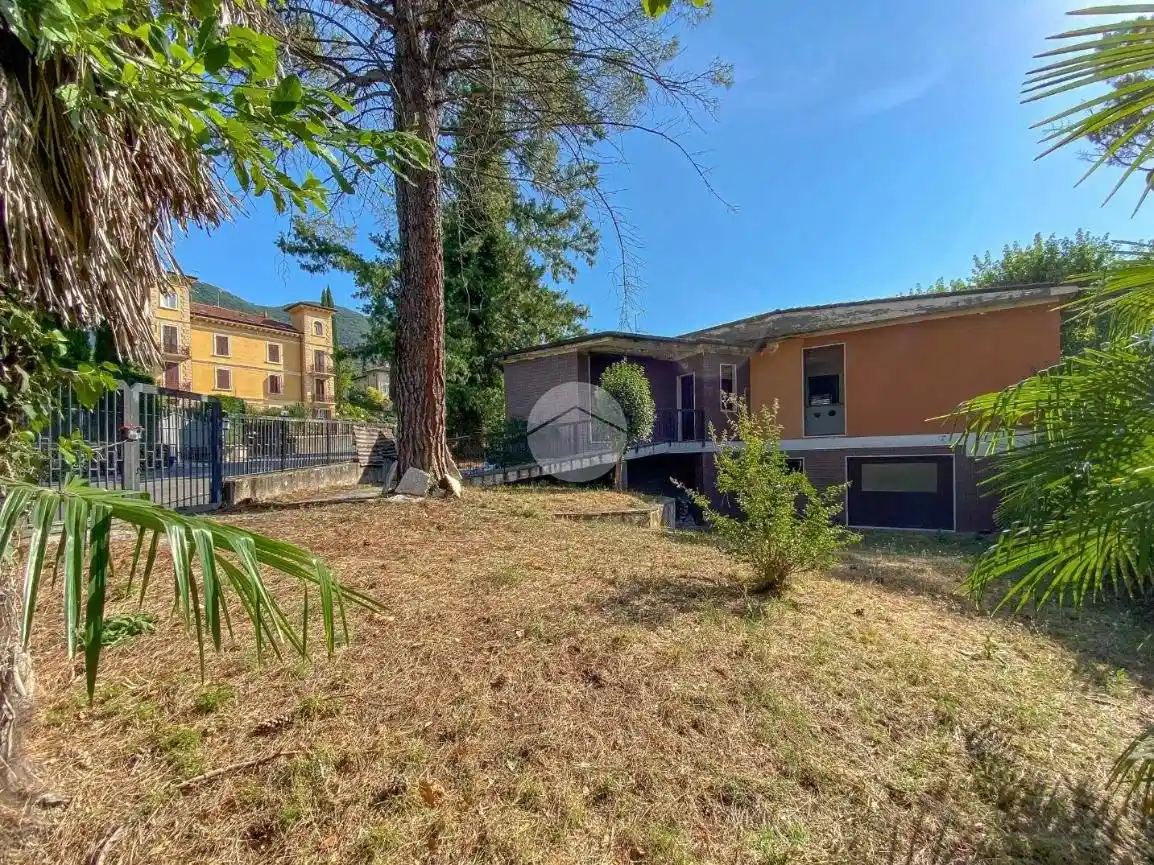 Villa in vendita a Gardone Riviera