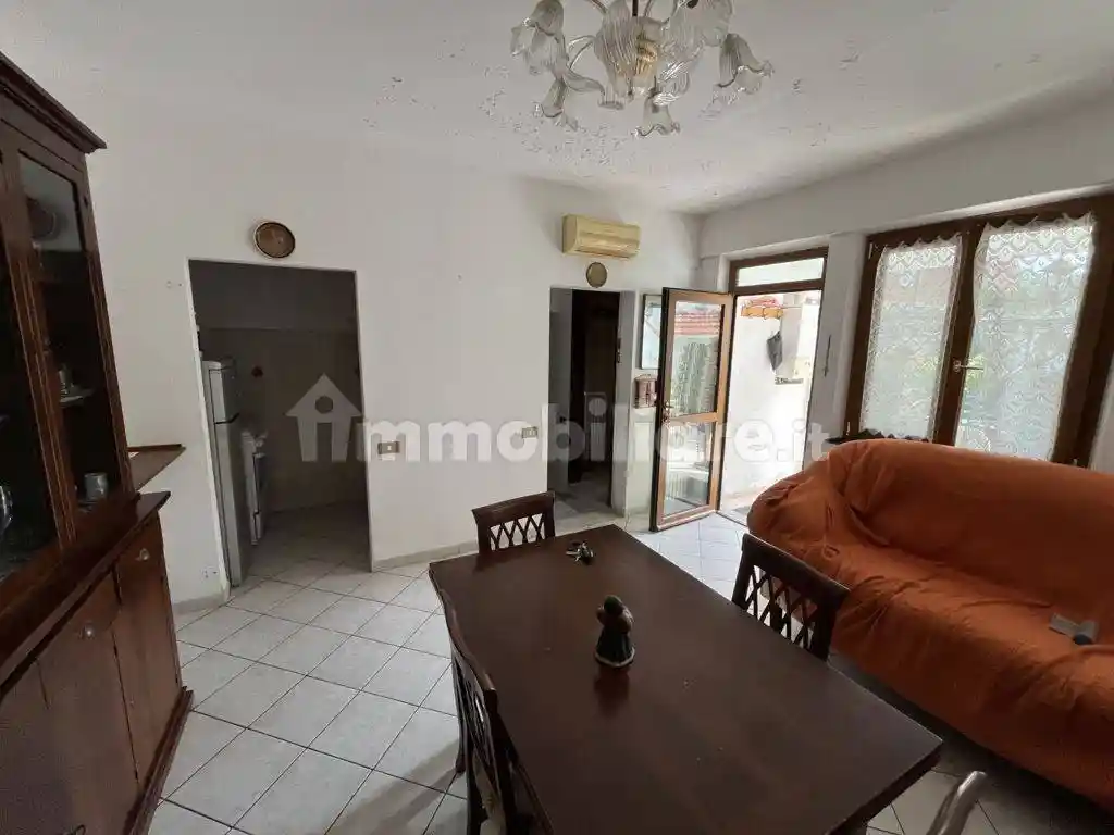 Casa indipendente in vendita a Massa