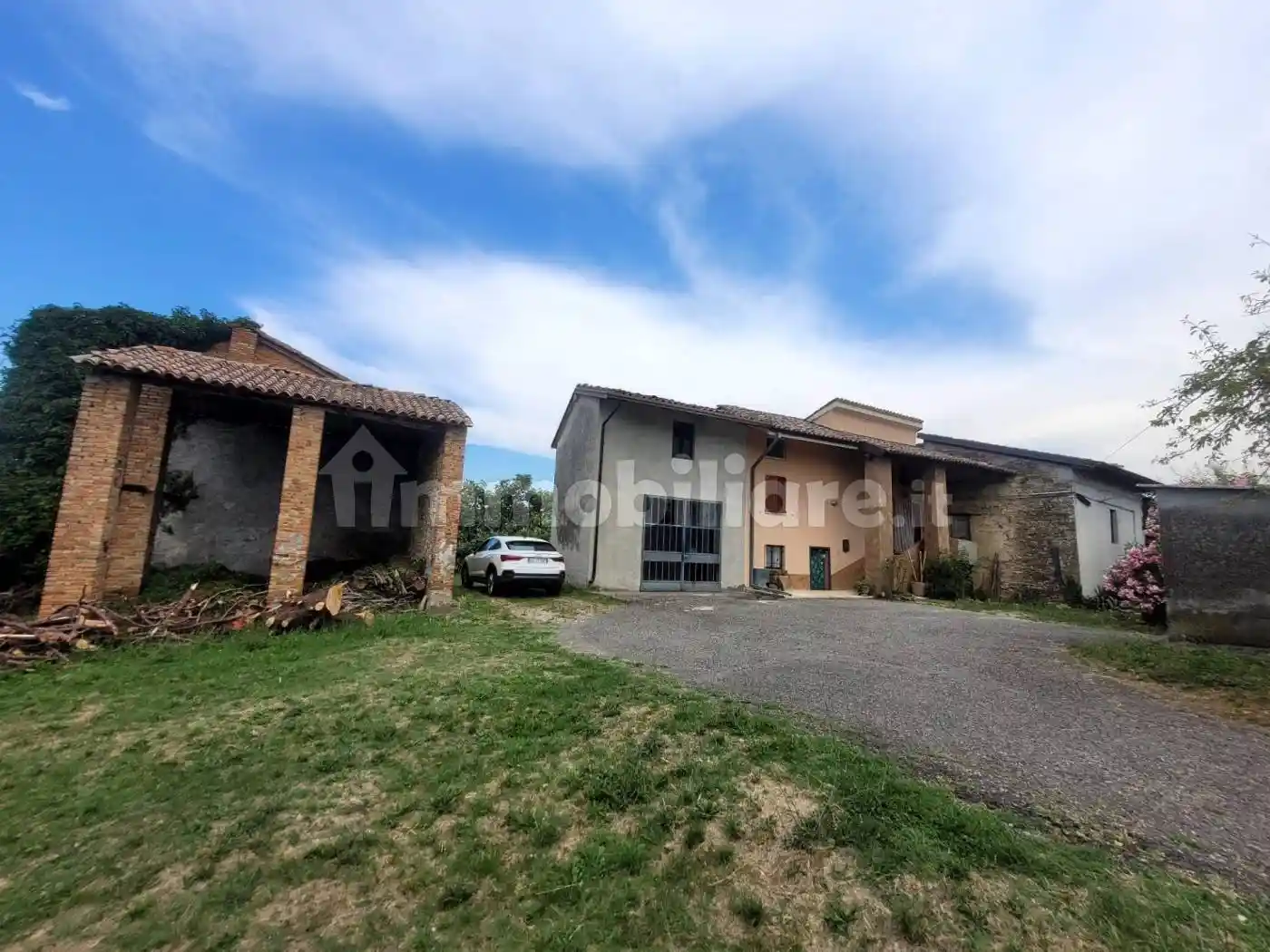 Villa in vendita a Gropparello