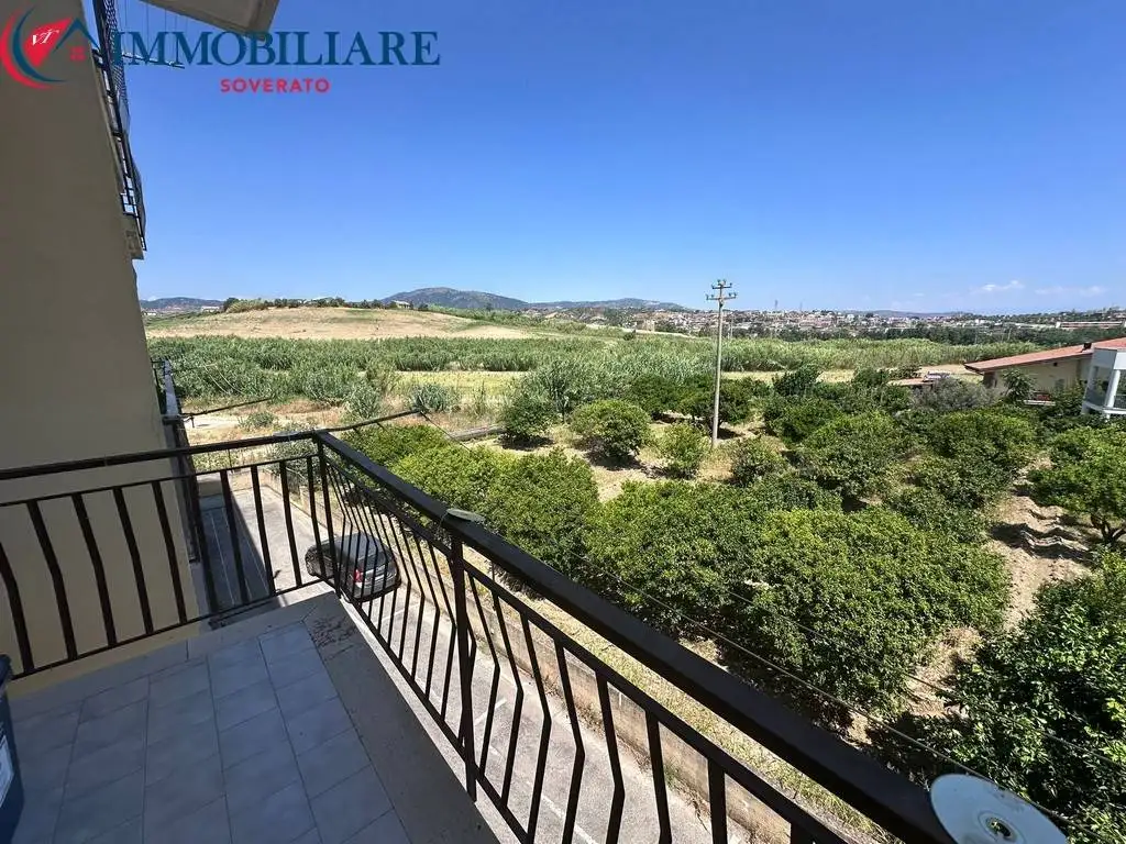 Appartamento in vendita a Davoli