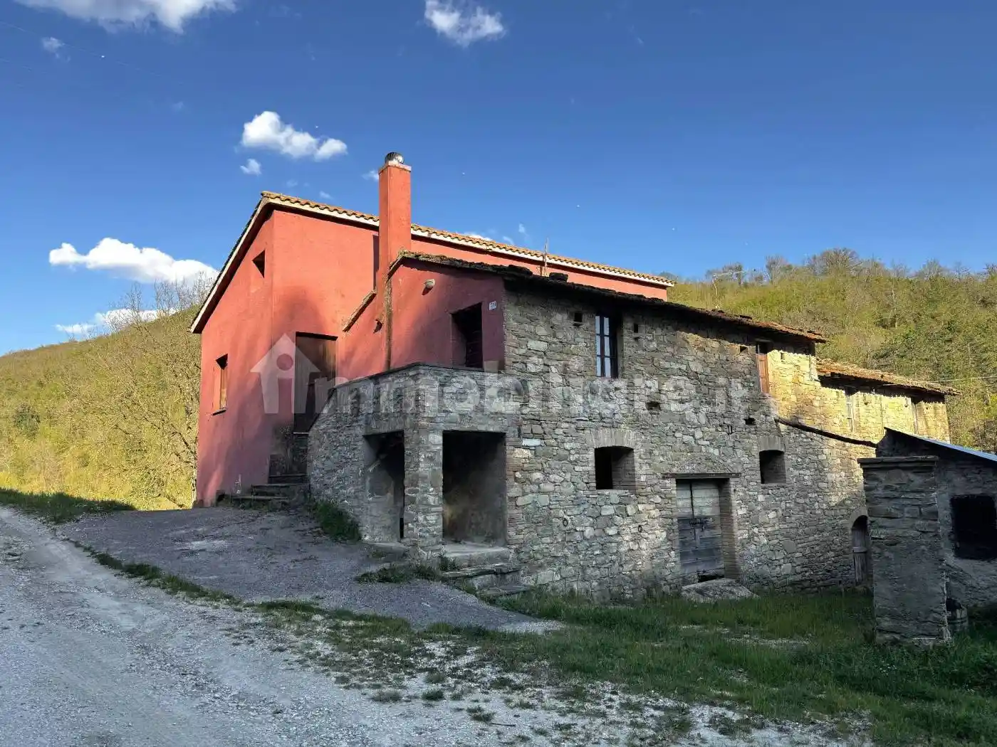 Rustico - Casale in vendita a Perugia