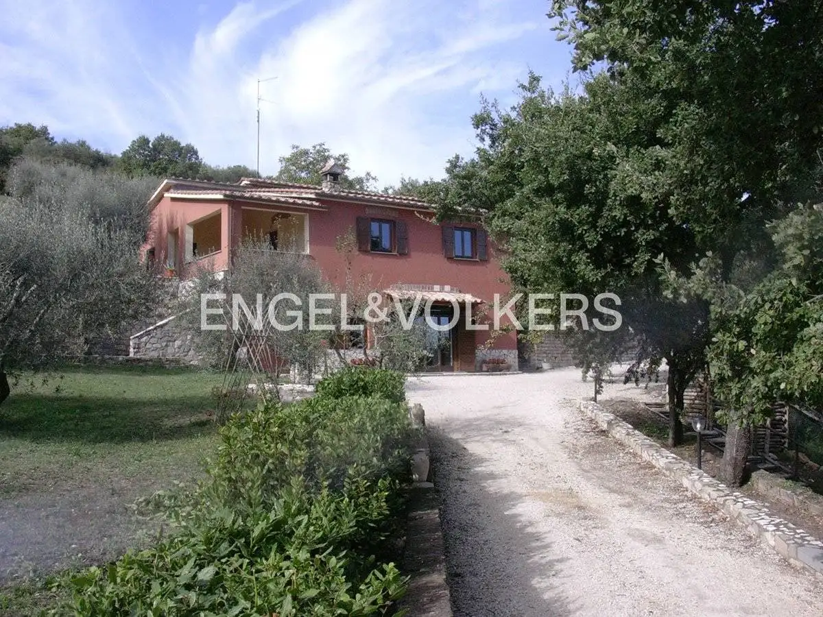 Rustico - Casale in vendita a Villa San Giovanni in Tuscia