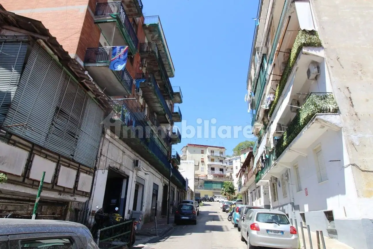 Appartamento in vendita a Napoli