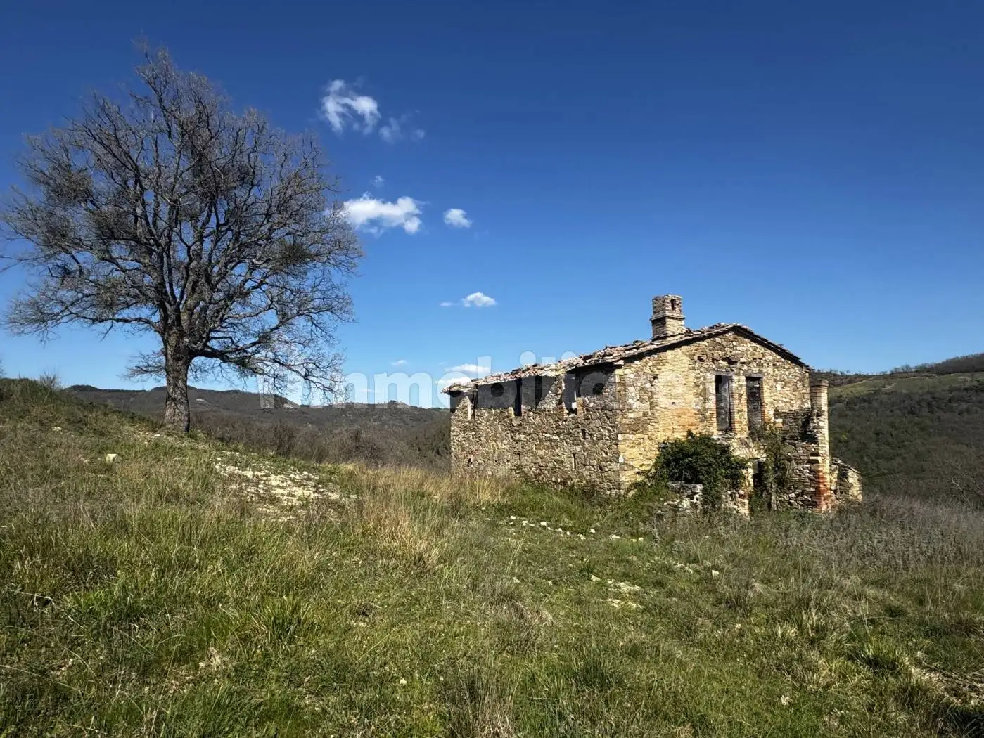 Rustico - Casale in vendita a Perugia