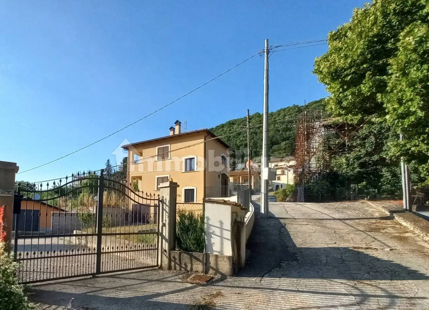 Trilocale piazza San Donato, Fagnano Alto - foto 2