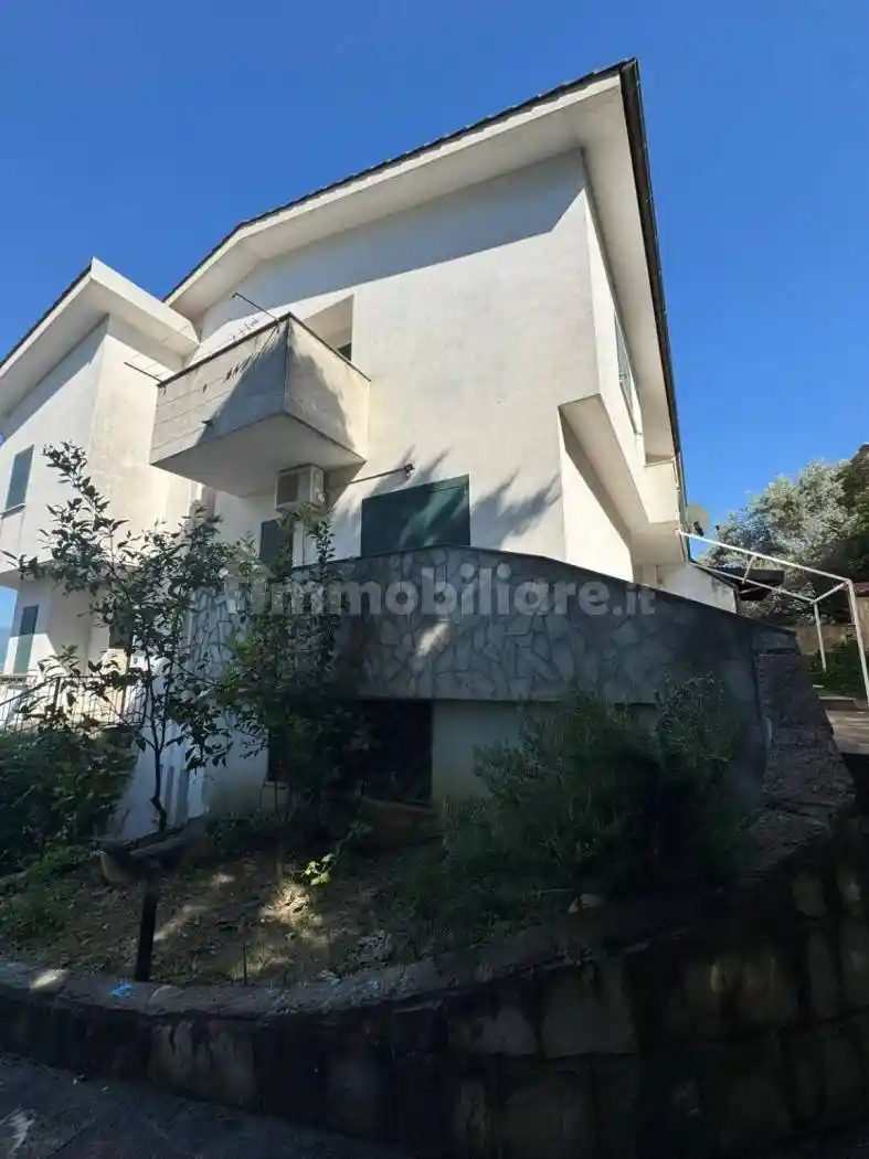 Villa bifamiliare via Alessandro il Molosso, Tivolille Pasquali Merenzata, Mendicino - foto 2