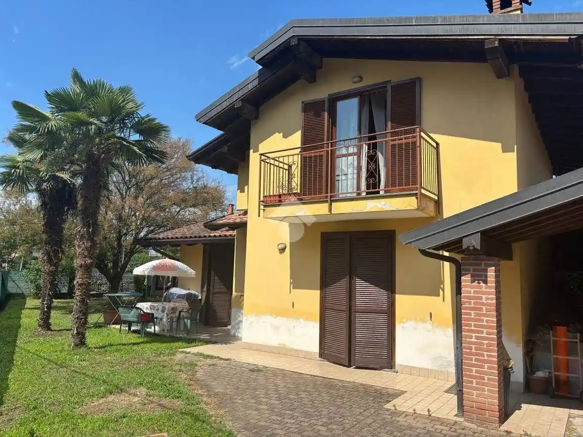 Villa in vendita a Castelletto Sopra Ticino