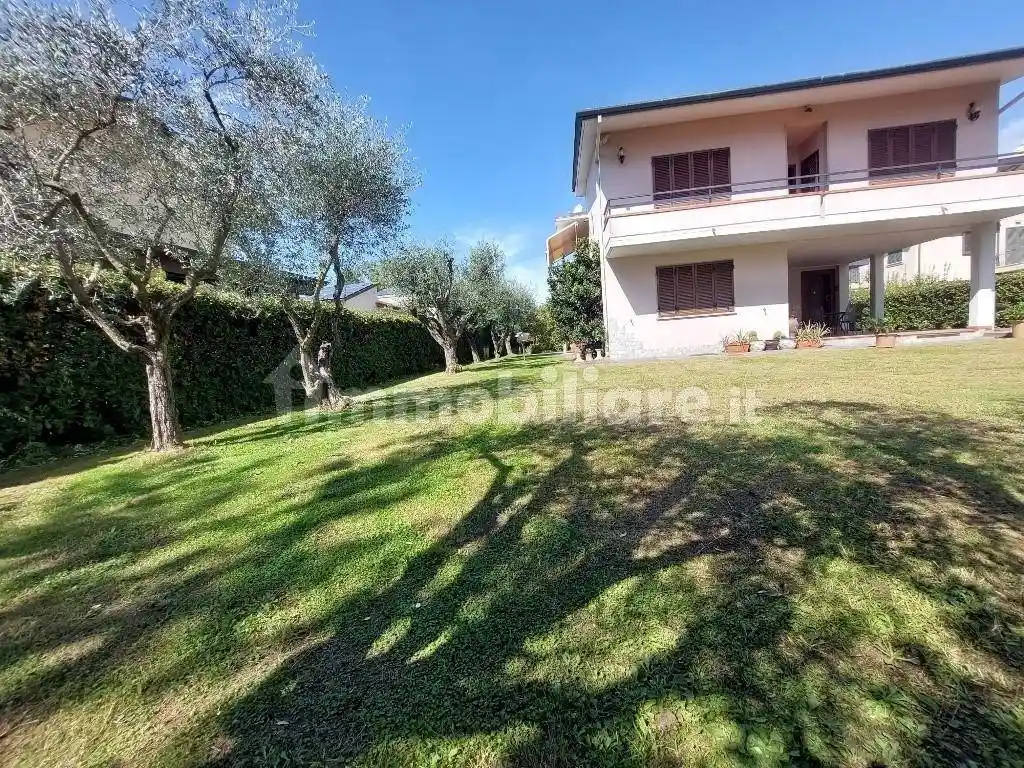 Villa in vendita a Massa