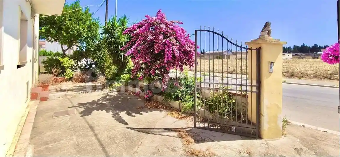 Terratetto unifamiliare 150 m², da ristrutturare, Castel del Monte, Andria - foto 2