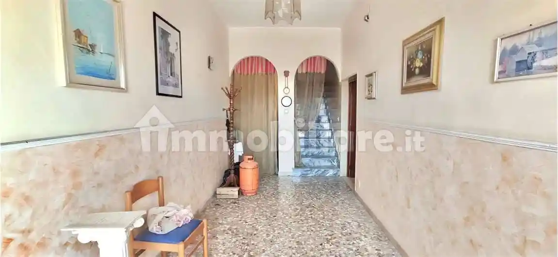 Terratetto unifamiliare 150 m², da ristrutturare, Castel del Monte, Andria - foto 5