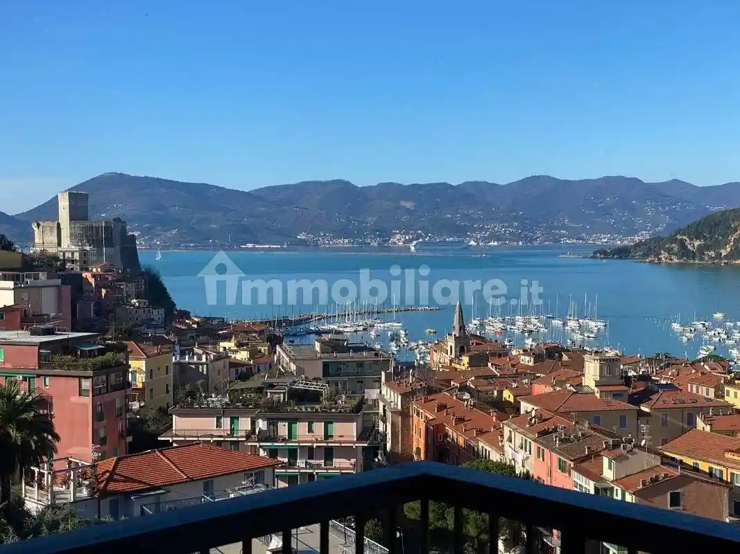 Appartamento in vendita a Lerici
