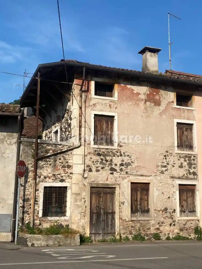 Palazzo - Edificio in vendita a Cornedo Vicentino