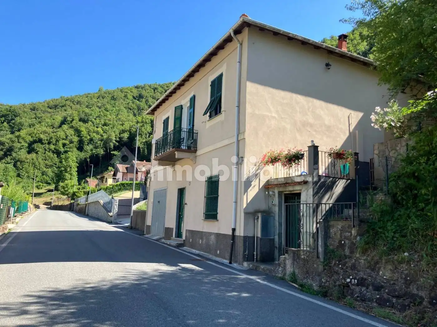 Villa in vendita a Isola del Cantone