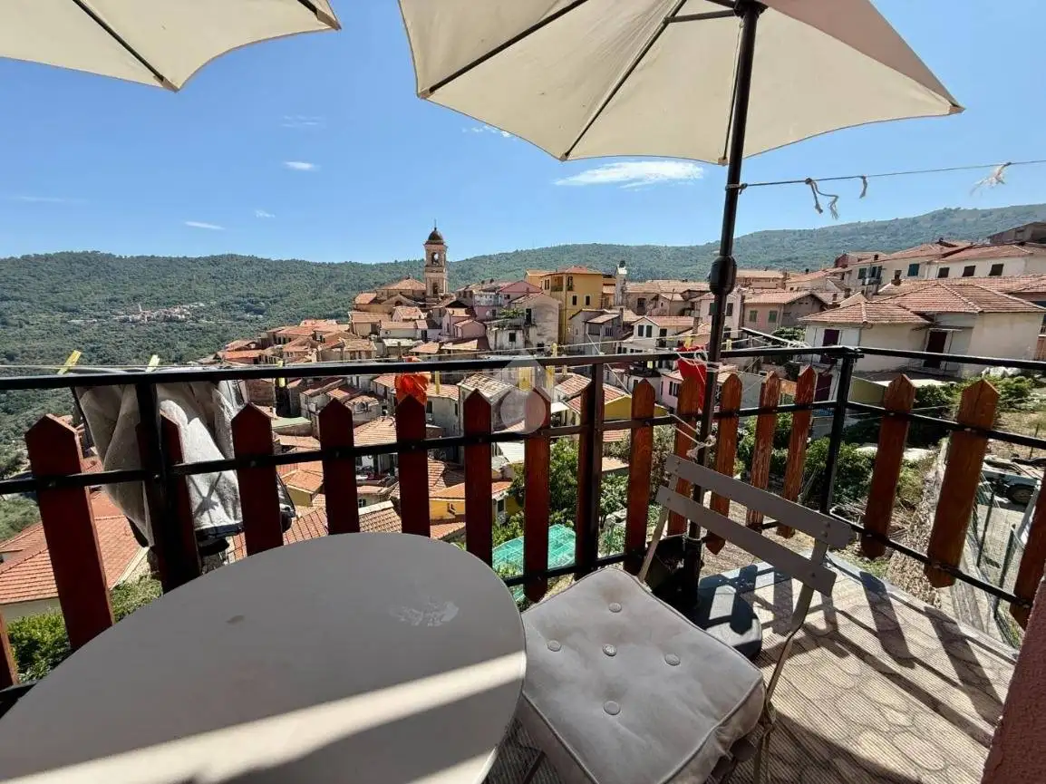 Appartamento in vendita a Pietrabruna