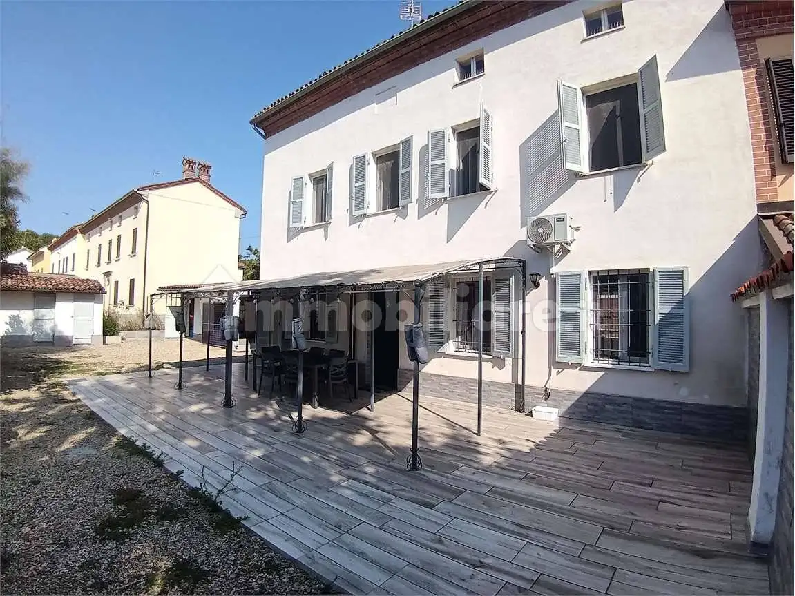 Villa in vendita a Alluvioni Piovera