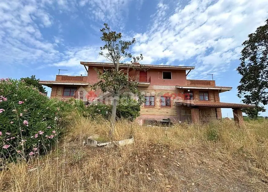 Villa in vendita a Aprilia