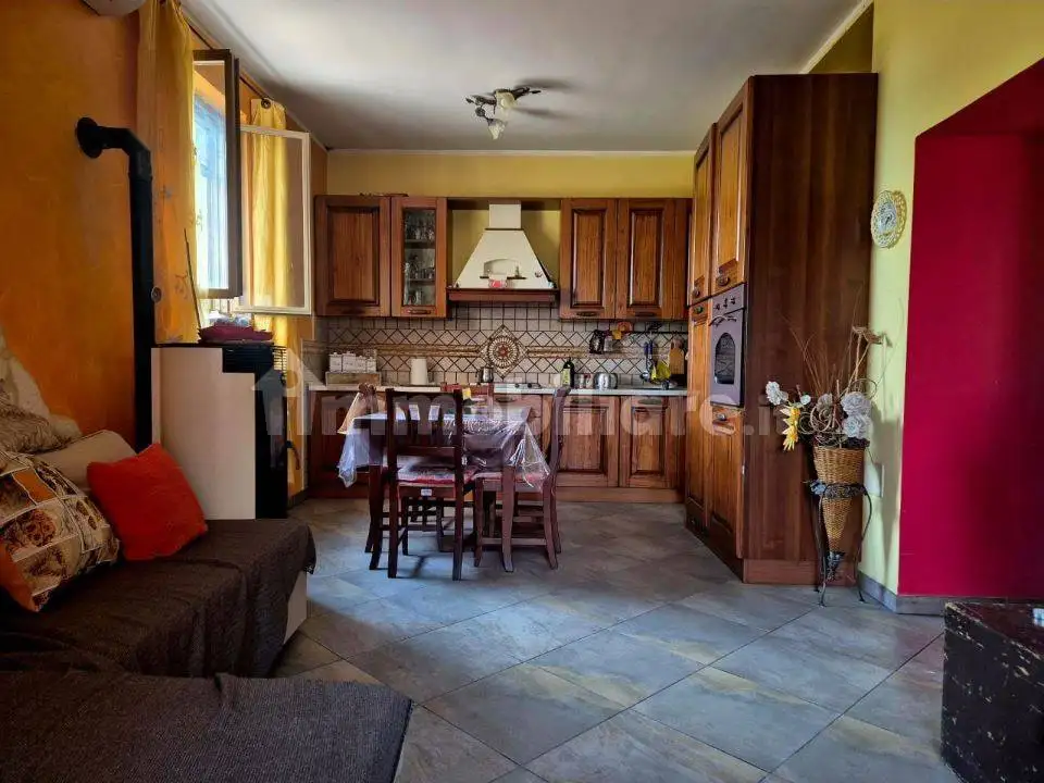 Appartamento piazza Umberto I 22, Centro, Civitaquana - foto 2