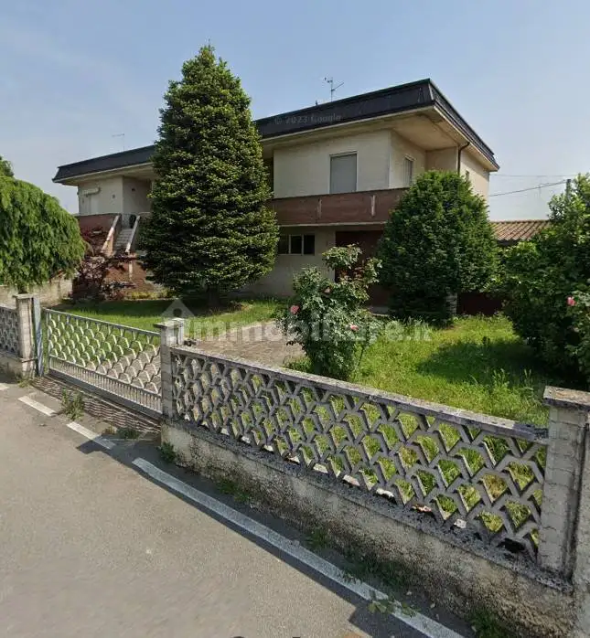 Villa in vendita a Salvirola