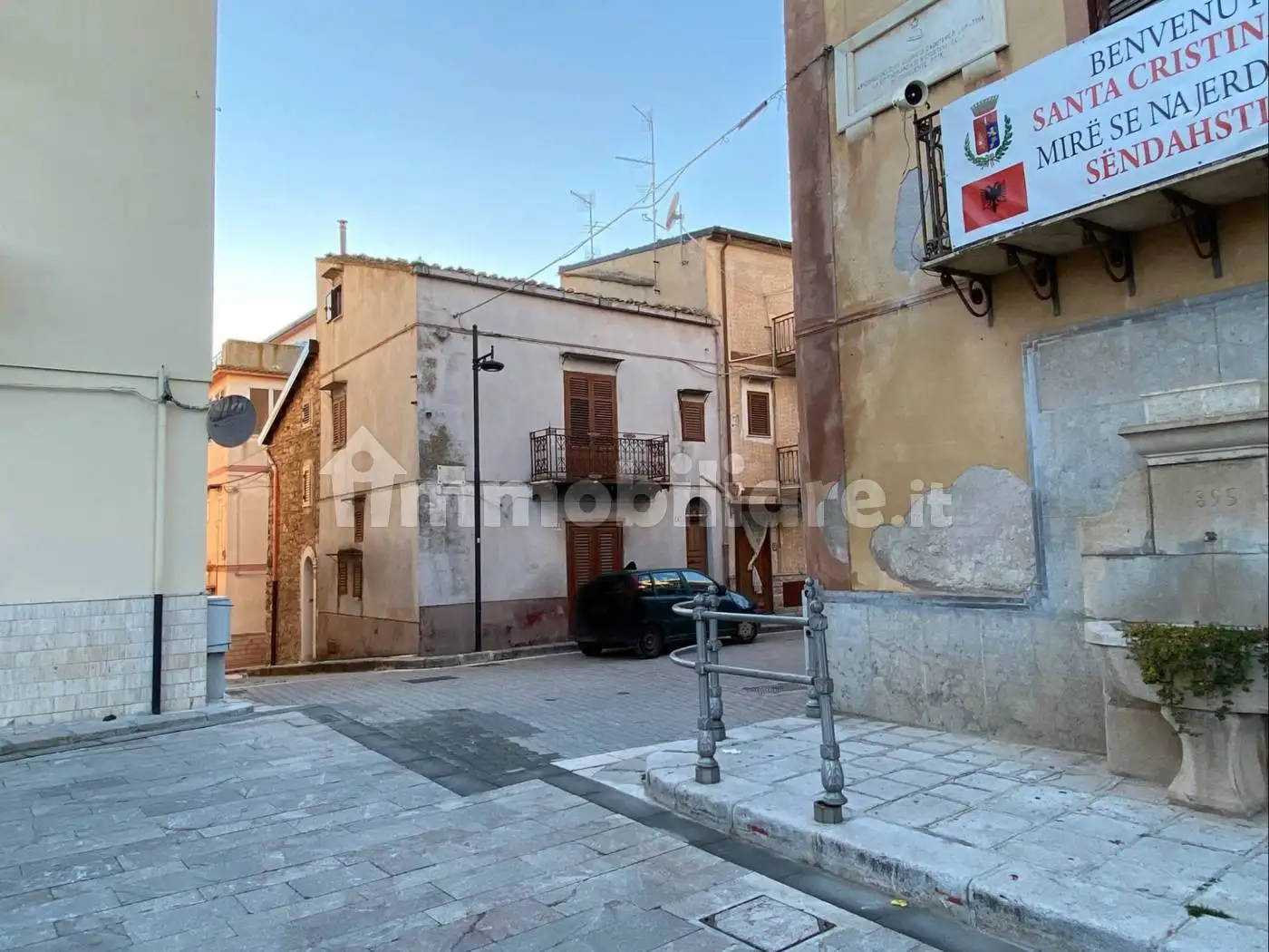 Casa indipendente in vendita a Santa Cristina Gela