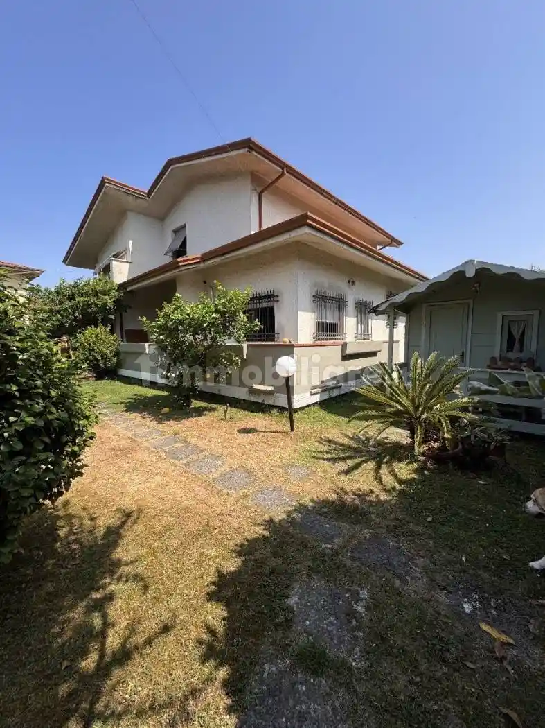 Villa in vendita a Massa