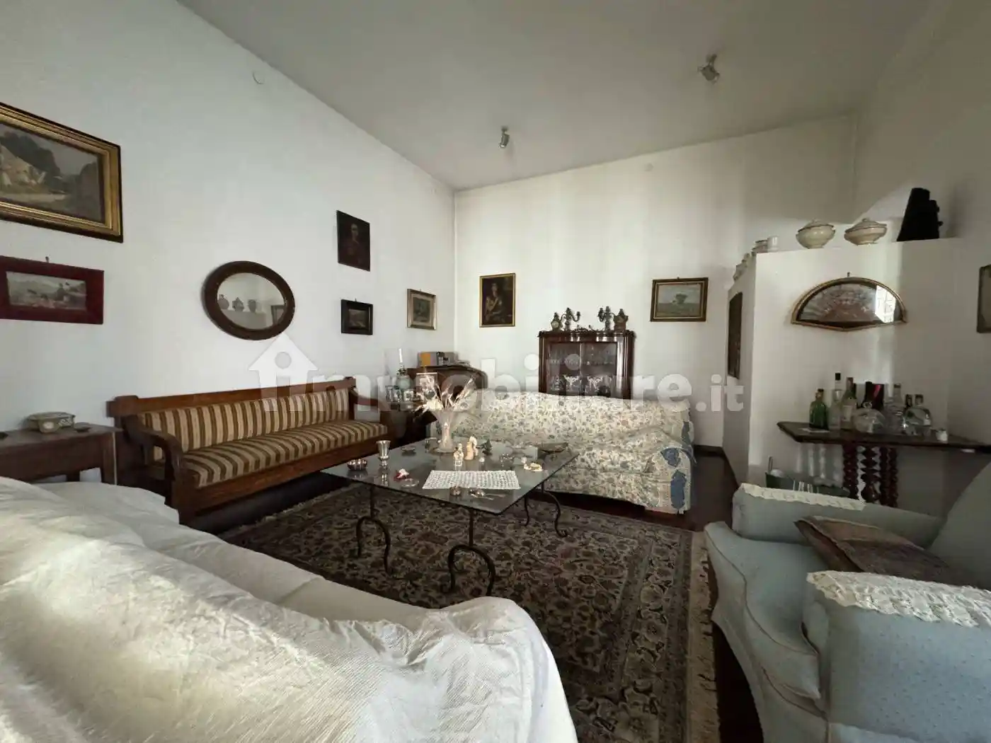 Palazzo - Edificio in vendita a Bitritto