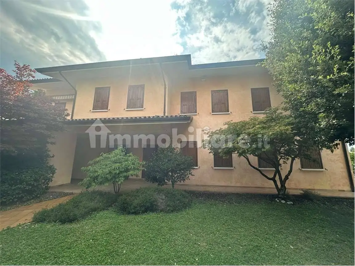 Villa unifamiliare, buono stato, 370 m², Centro, Mansuè - foto 2
