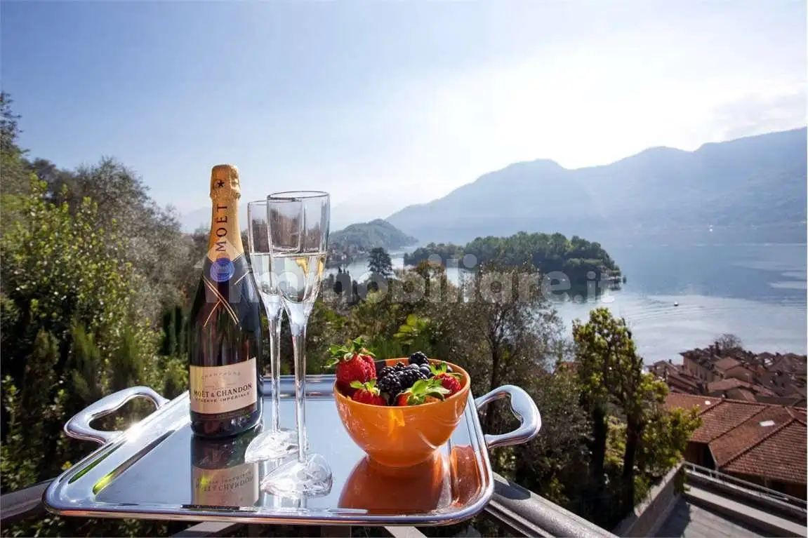 Villa in vendita a Sala Comacina