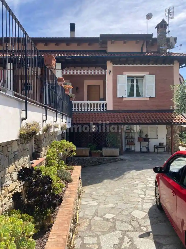 Villa in vendita a Imperia
