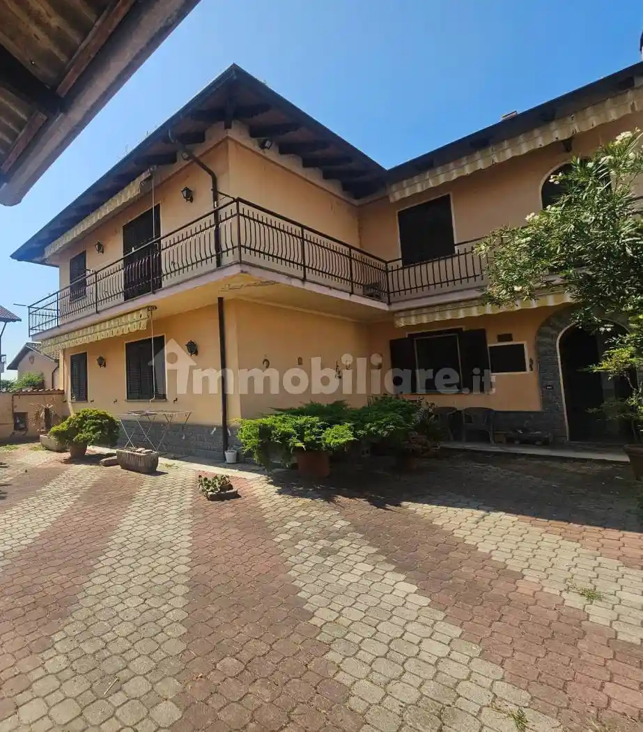 Villa bifamiliare, buono stato, 250 m², Casaleggio Novara - foto 2