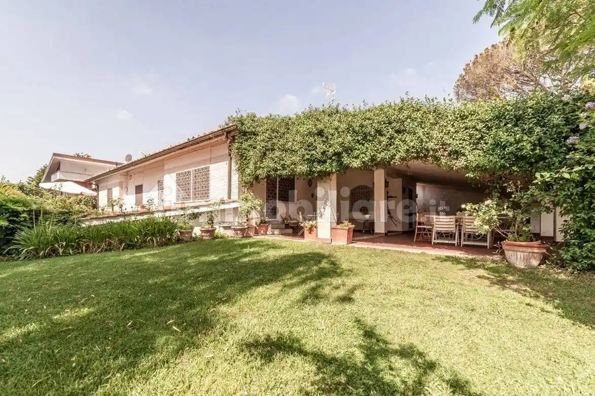 Villa in vendita a Roma