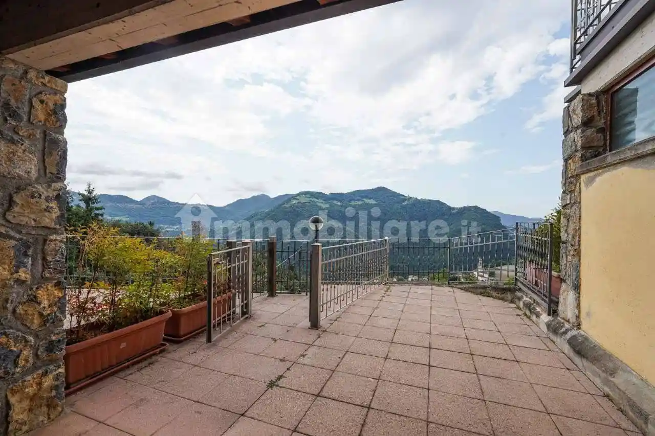 Appartamento in vendita a Costa Serina