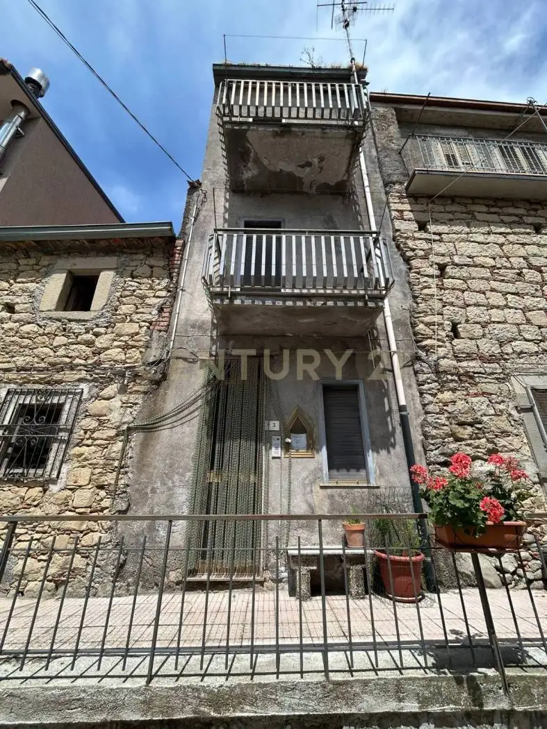 Villa in vendita a Floresta