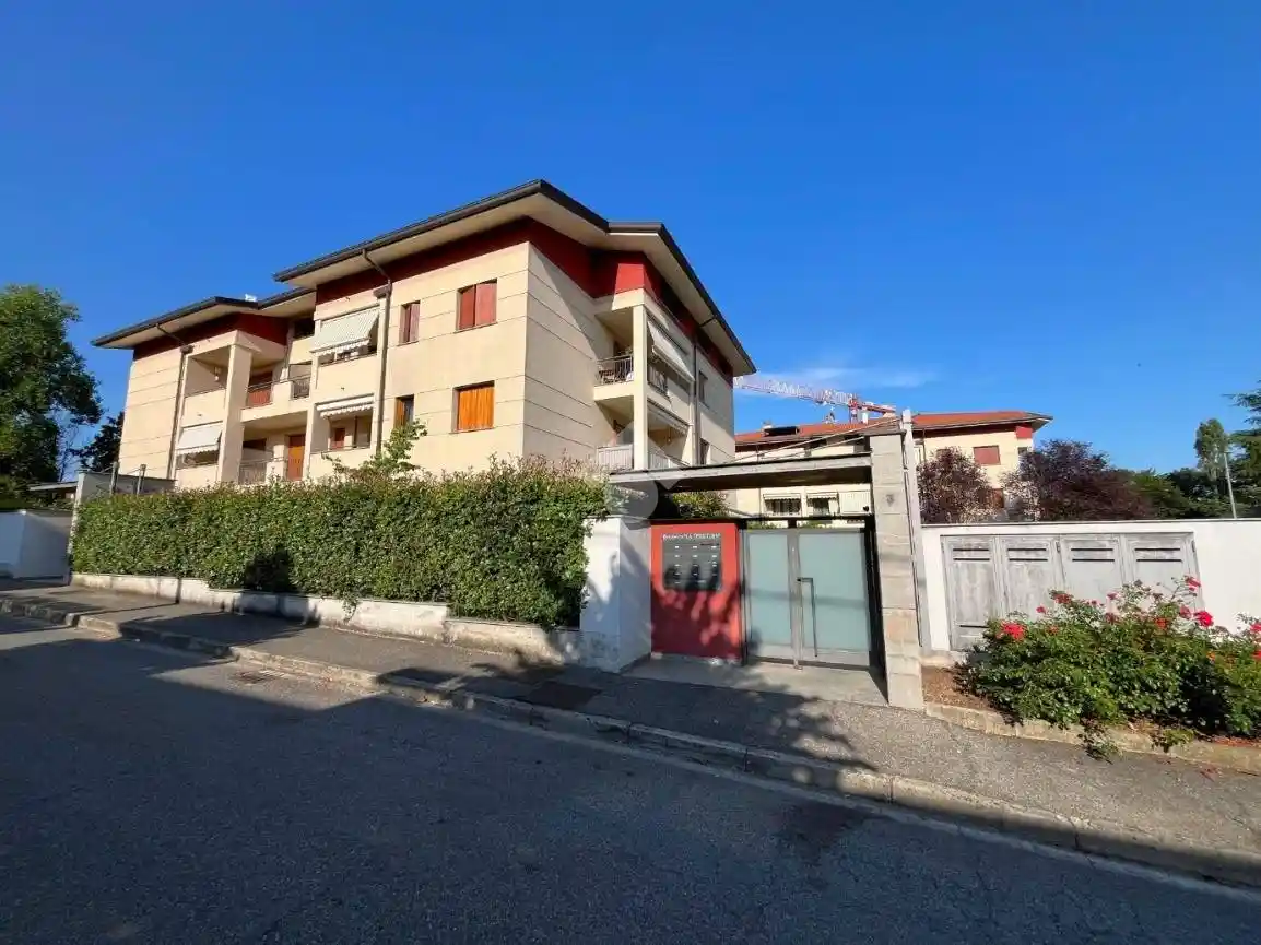 Appartamento in vendita a Lesmo