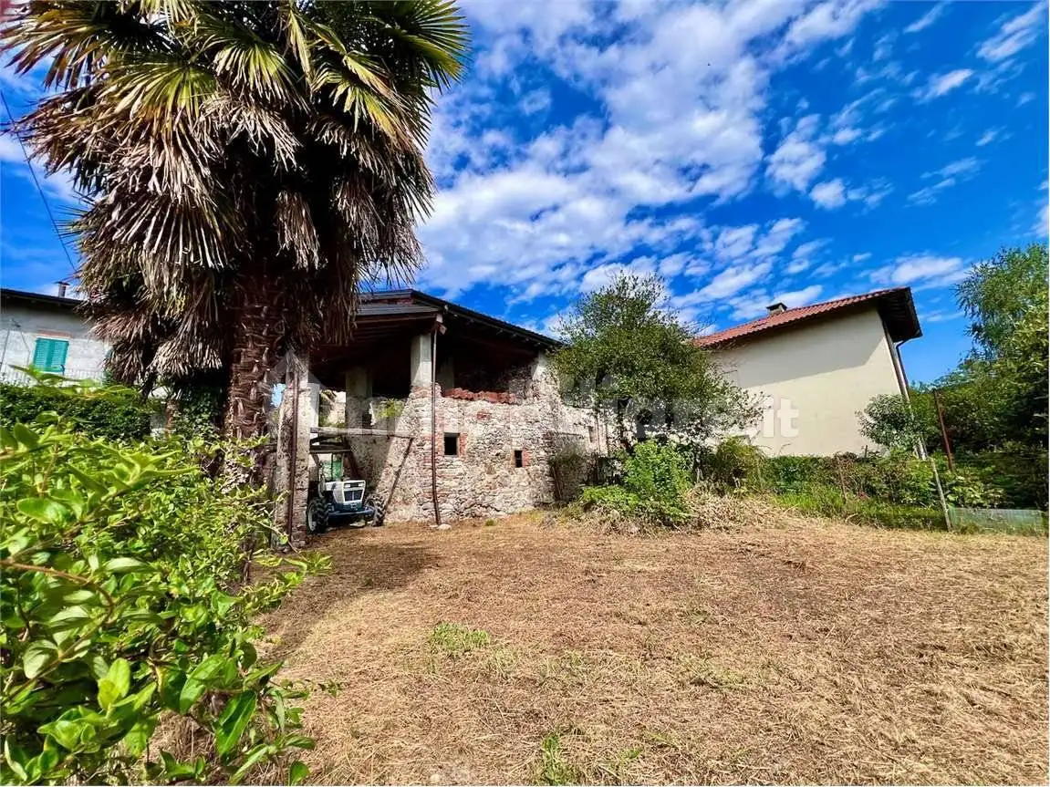 Rustico - Casale in vendita a Cadrezzate con Osmate