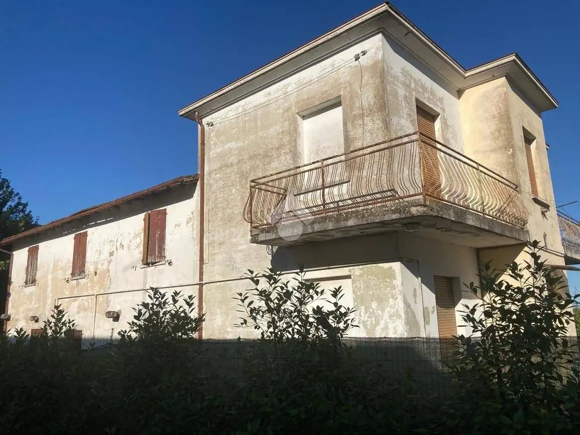 Rustico - Casale in vendita a Medicina